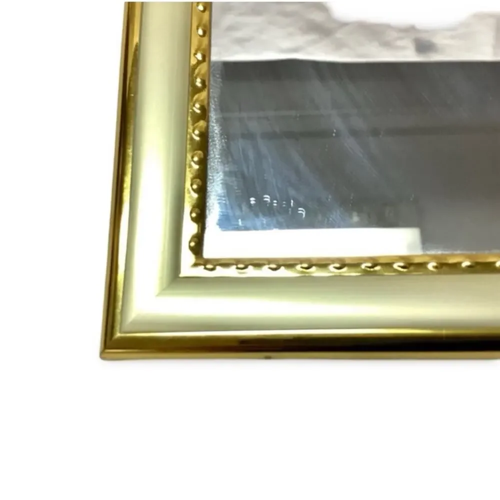 Family Maid Mirror